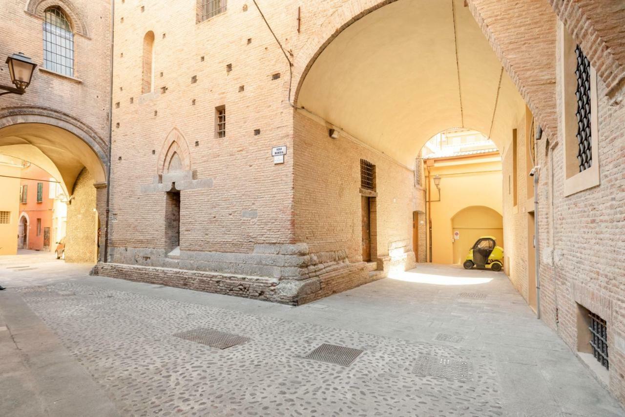 Lo Scrigno Delle 2 Torri! Nel Cuore Del Centro, Vicino A Via Rizzoli Bologna Bagian luar foto