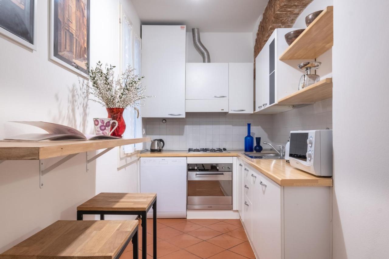 Lo Scrigno Delle 2 Torri! Nel Cuore Del Centro, Vicino A Via Rizzoli Bologna Bagian luar foto
